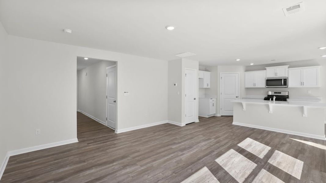 Spacious, unfurnished interior of a new home in Varner Station, Woodruff (Image 19).