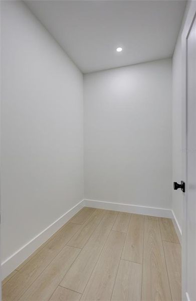 Spacious, unfurnished interior of a new home in , Gulfport (Image 23).