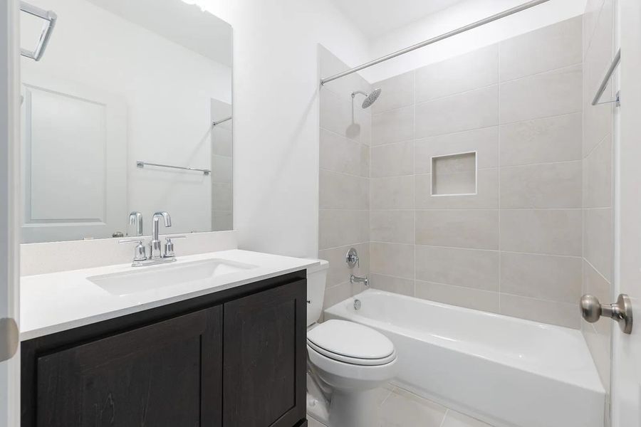 Deerfield II bathroom 3