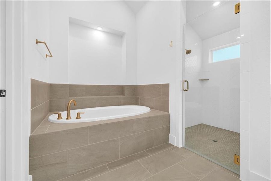 Furnished interior view inside a new home in , Fort Worth (Image 8).