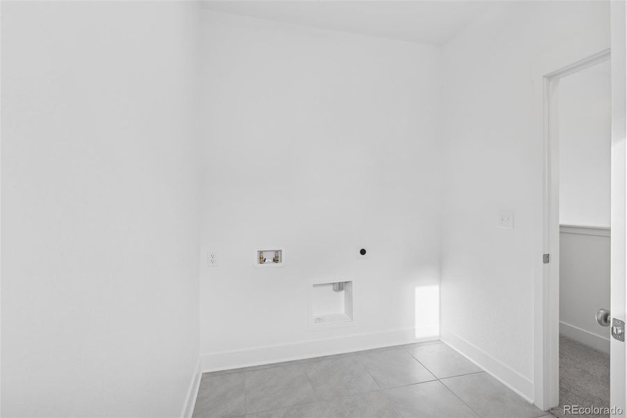 Spacious, unfurnished interior of a new home in Painted Prairie Cottage, Aurora (Image 17).