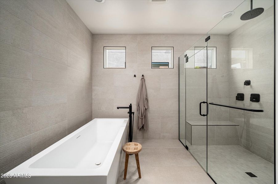 20-5724EMouraDr-20 20-5724EMouraDr-20