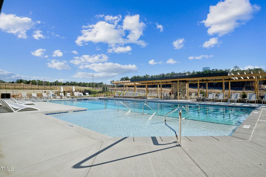 SUN_Stoneriver_Pic_Amenity_PoolDeck_1of8