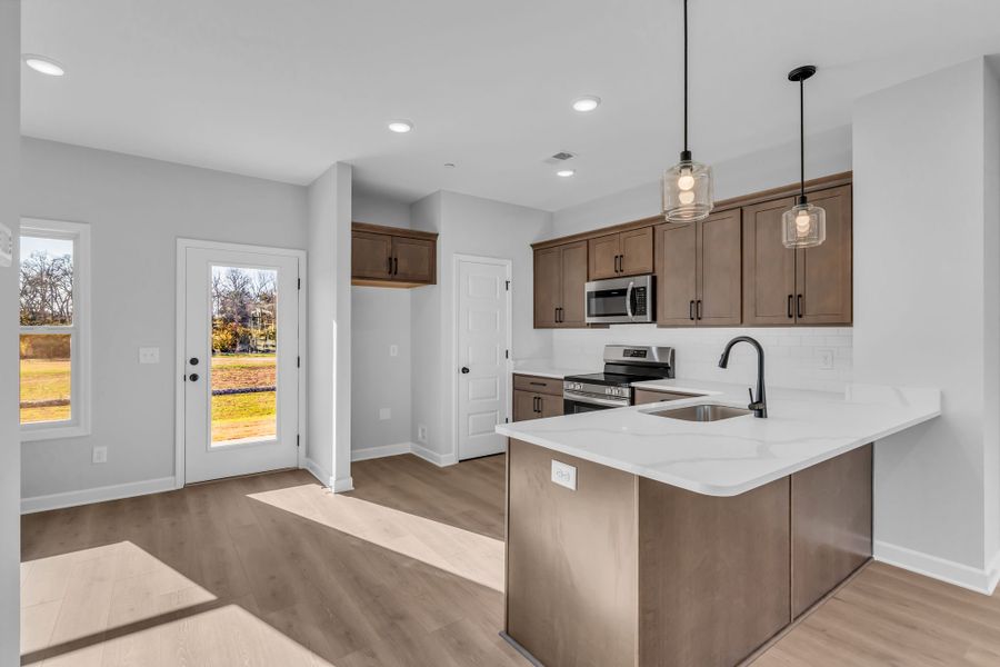 Furnished interior view inside a new home in Oxford Station, Gallatin (Image 7).