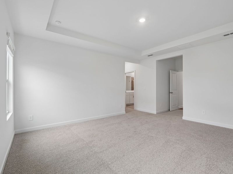 Spacious, unfurnished interior of a new home in Oxford Station, Salisbury (Image 17).