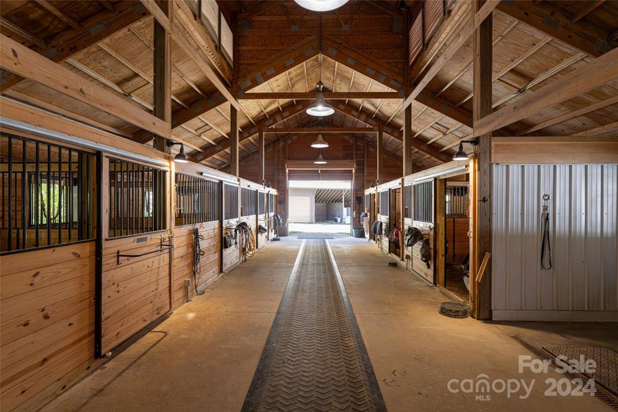 Spacious, unfurnished interior of a new home in , Sylva (Image 19).
