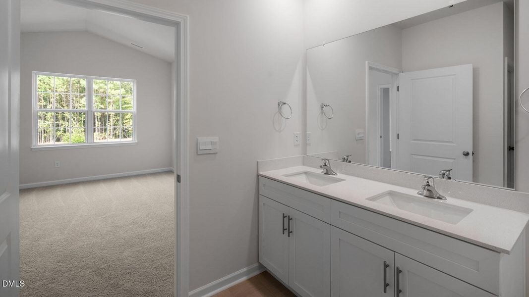 75-tobacco-woods-028