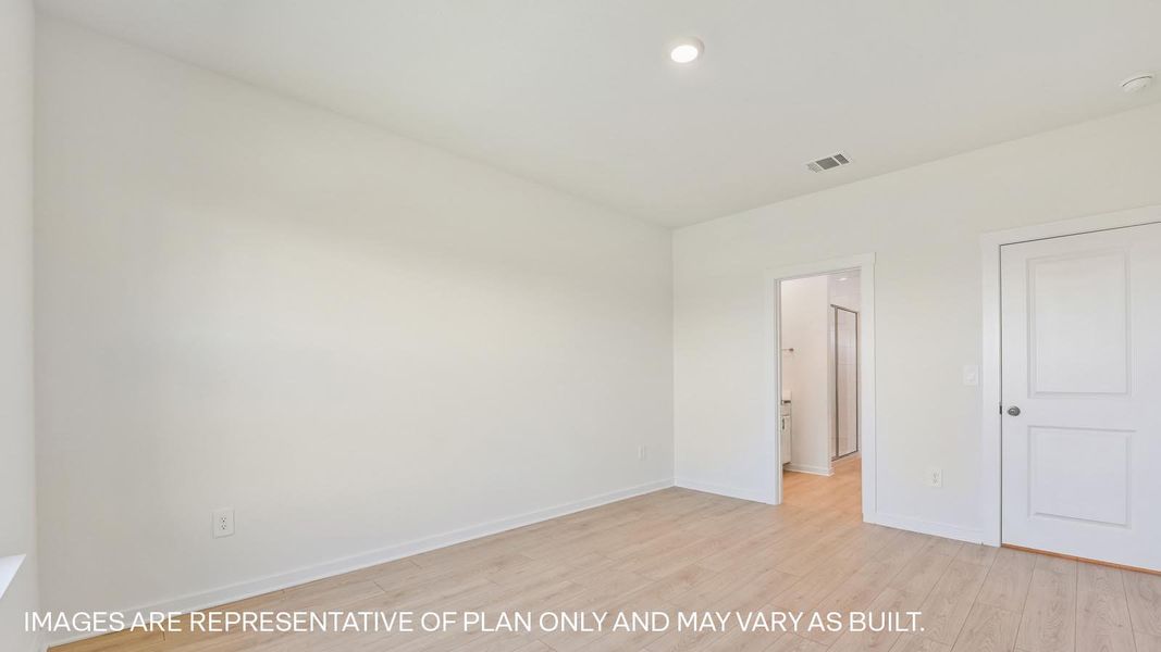 Spacious, unfurnished interior of a new home in Frontier, Mustang Ridge (Image 15).