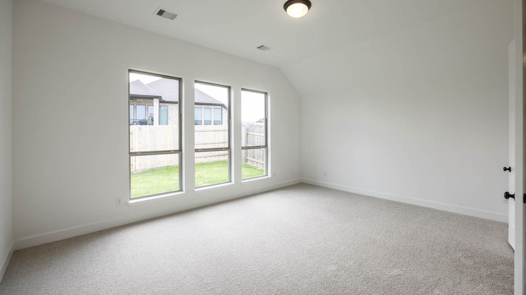 Spacious, unfurnished interior of a new home in Flora, Hutto (Image 21).