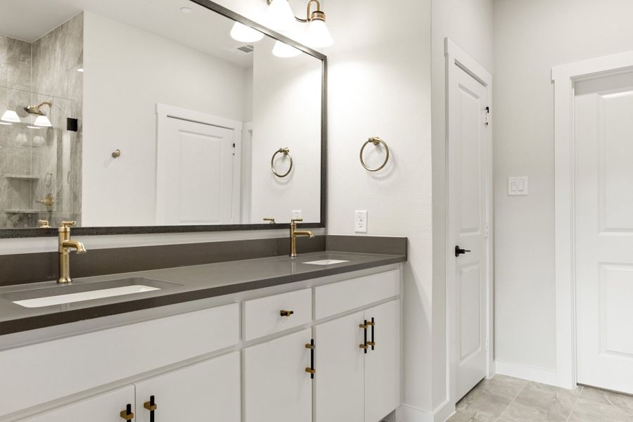 Furnished interior view inside a new home in Cottonwood Creek, Rowlett (Image 14).