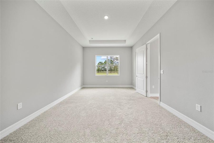 Spacious, unfurnished interior of a new home in , Homosassa (Image 16).