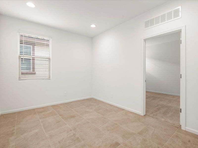 Spacious, unfurnished interior of a new home in Sunset Crest - Premier Series, Tucson (Image 7).