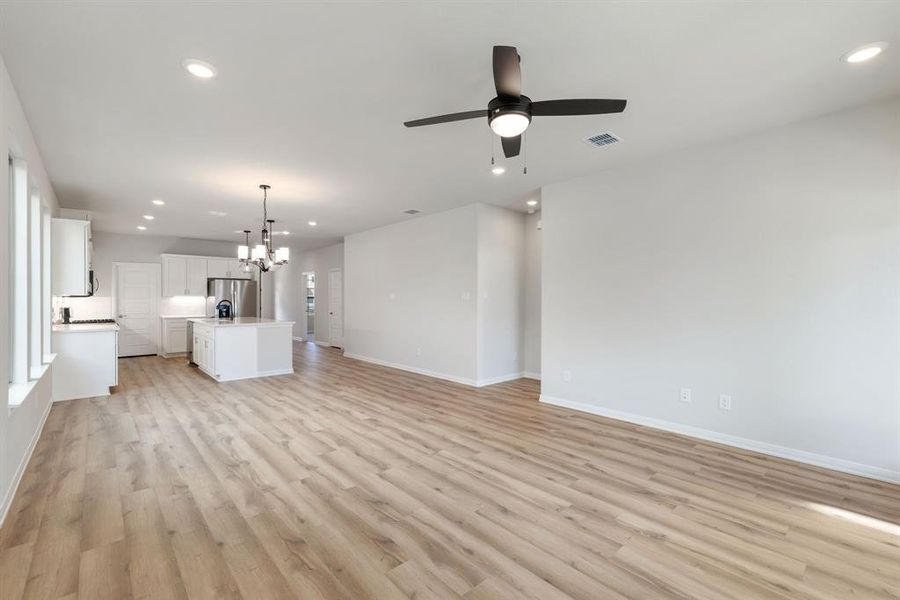 The open and flowing design of our 3207 floor plan offers outstanding entertaining space.