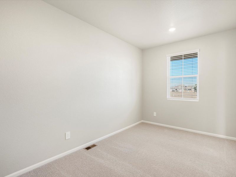 Spacious, unfurnished interior of a new home in Lorson Ranch : The Springs Collection, Colorado Springs (Image 13).