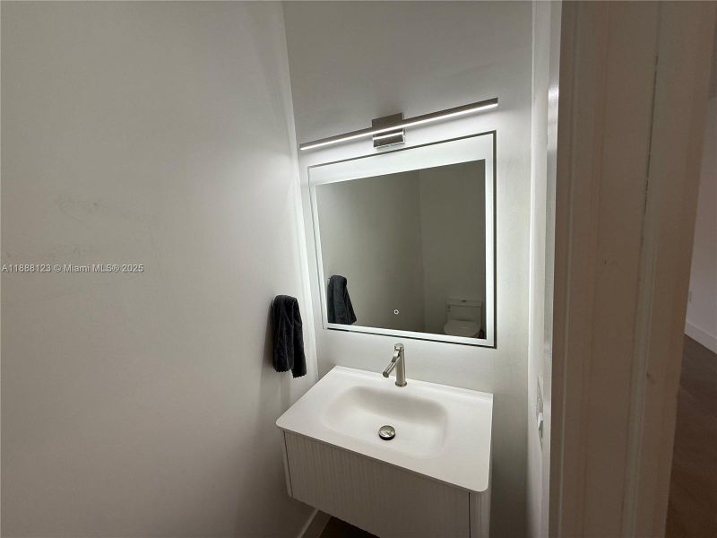 Image 27 of a home in .