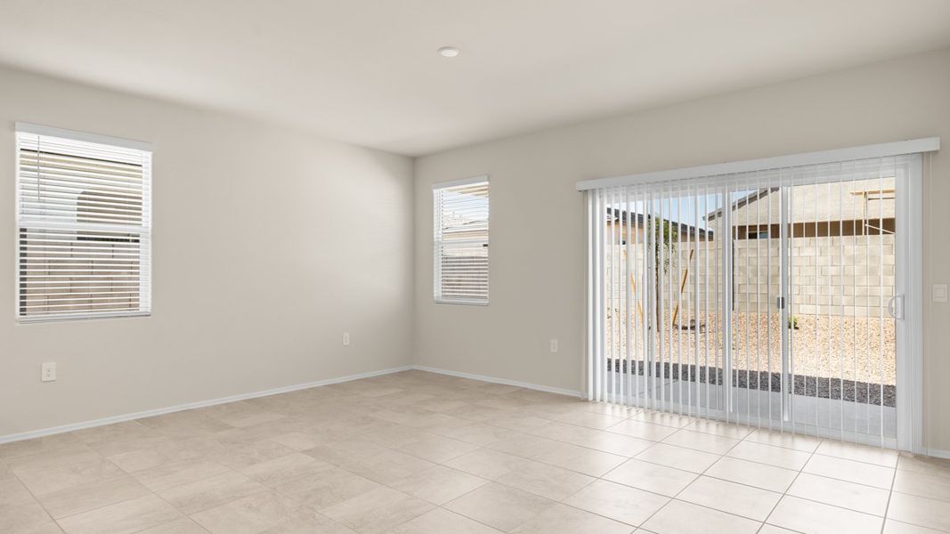 Spacious, unfurnished interior of a new home in Rio Rancho Estates, Wittmann (Image 14).