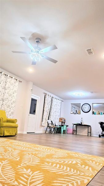 Image 18 of a home in Towne Lake 50'. Image 18 of a home in Towne Lake 50'.