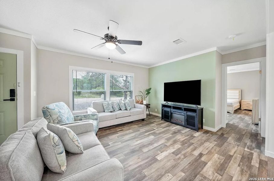 Furnished interior view inside a new home in , Bandera (Image 20).