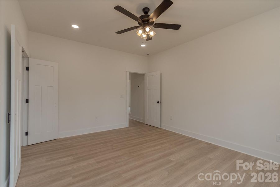 Spacious, unfurnished interior of a new home in , Norwood (Image 33).