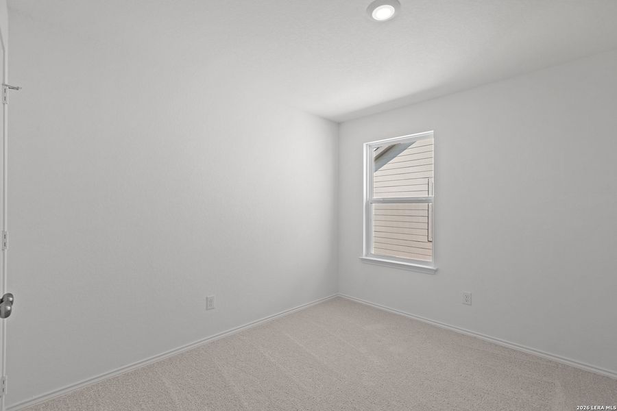 Spacious, unfurnished interior of a new home in Davis Ranch, San Antonio (Image 13).