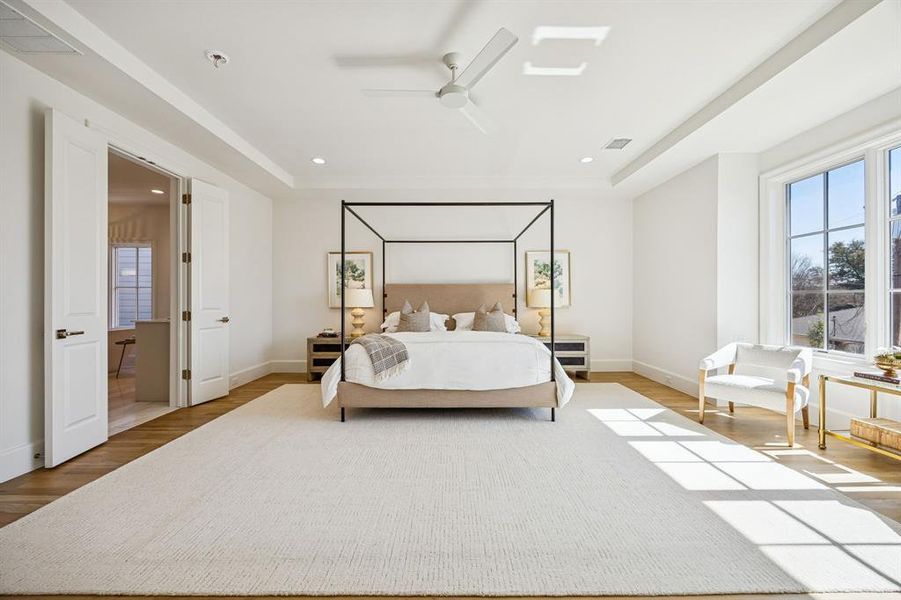 Furnished interior view inside a new home in , Dallas (Image 24).