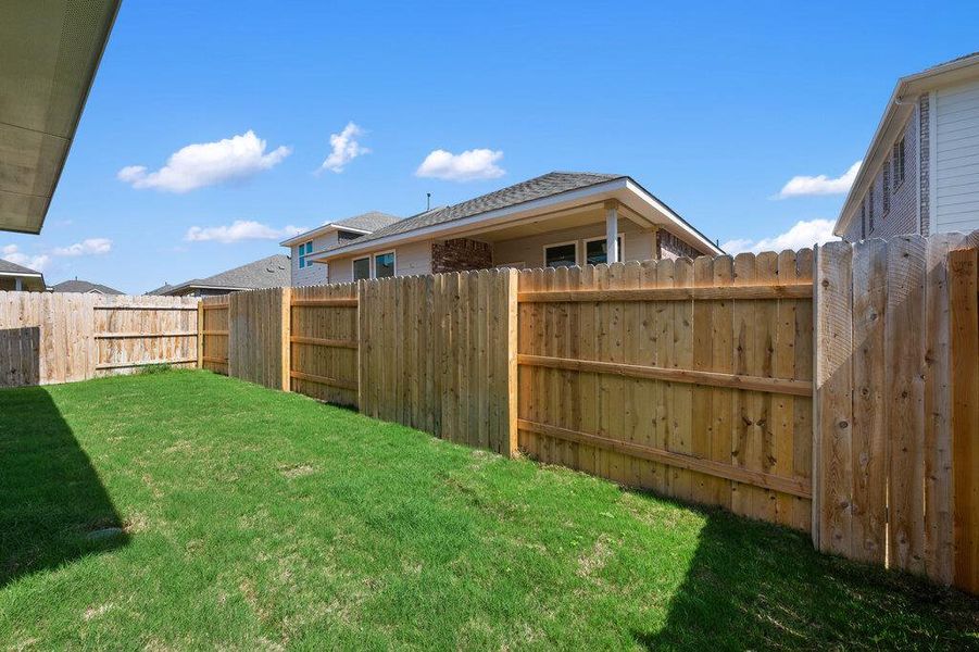 Exterior details and patio area of a home in La Cima, San Marcos (Image 20).