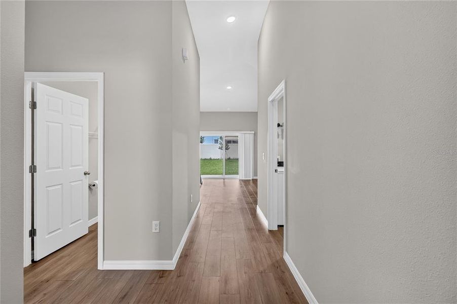 Spacious, unfurnished interior of a new home in Forest Lake, Davenport (Image 25).