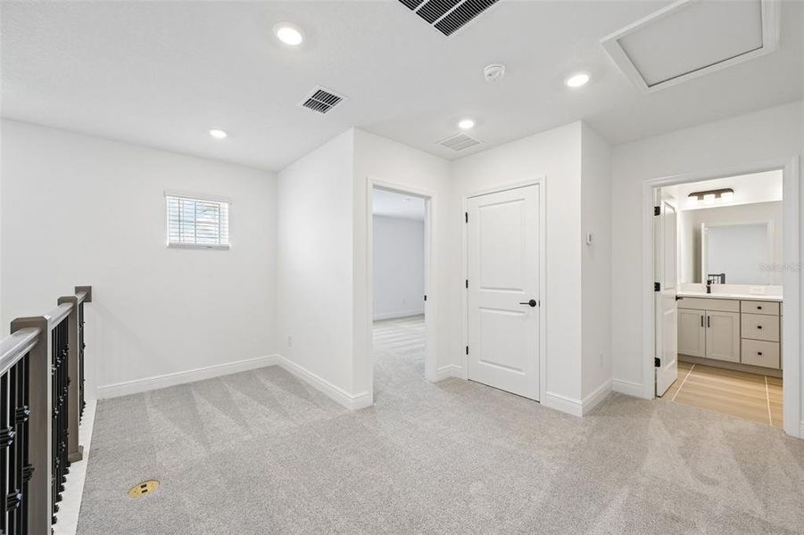 Spacious, unfurnished interior of a new home in SeaFlower, Bradenton (Image 20).