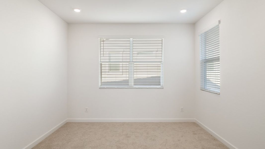 Spacious, unfurnished interior of a new home in Aloravita, Peoria (Image 29).