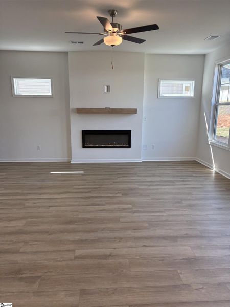Spacious, unfurnished interior of a new home in Hazelwood, Boiling Springs (Image 16).
