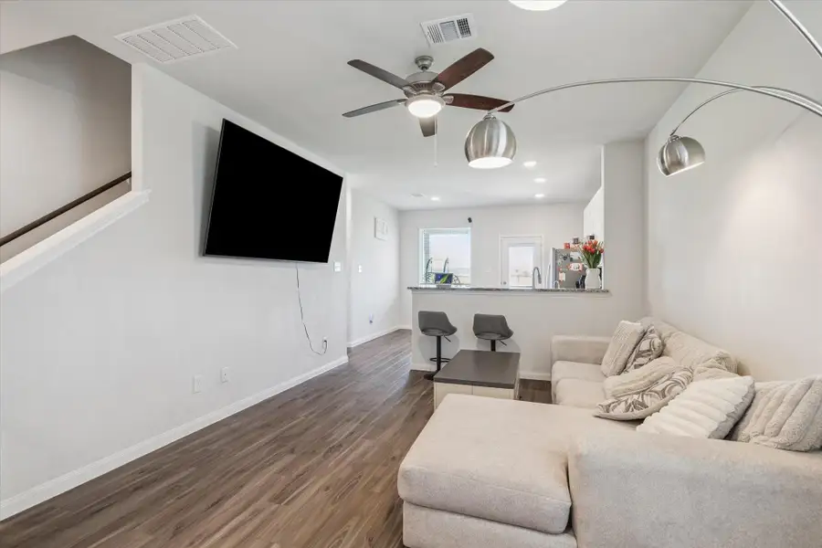 Furnished interior view inside a new home in Granger Pines, Conroe (Image 9). Furnished interior view inside a new home in Granger Pines, Conroe (Image 9).
