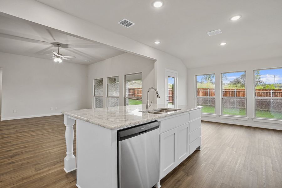 Representative furnished interior of a home built from the Waterford III by Cheldan Homes in Stoneview, Glen Rose (Image 11).