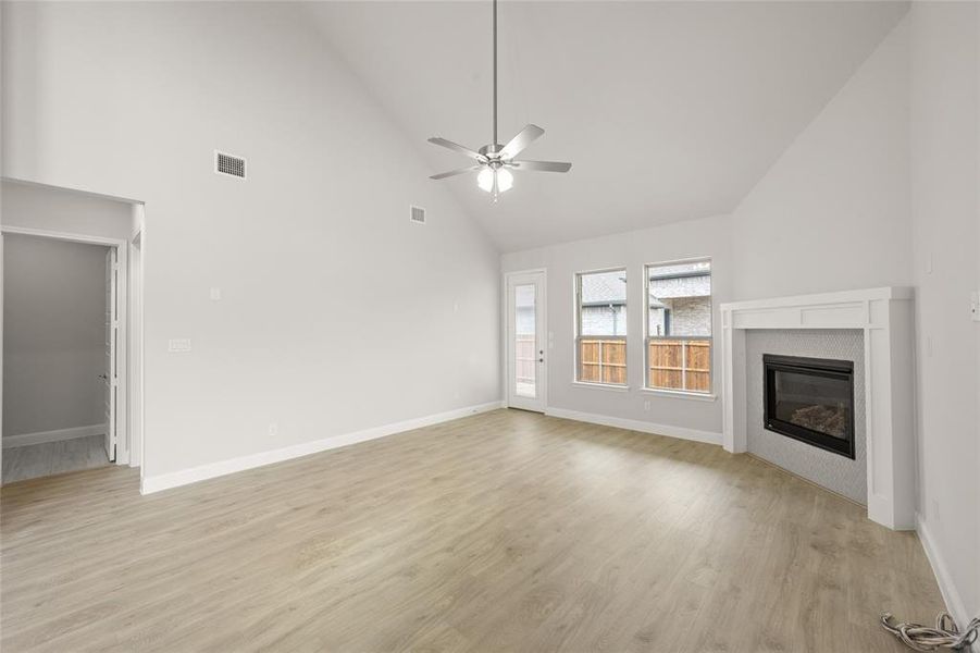 Spacious, unfurnished interior of a new home in Hidden Vistas, Burleson (Image 30). Spacious, unfurnished interior of a new home in Hidden Vistas, Burleson (Image 30).
