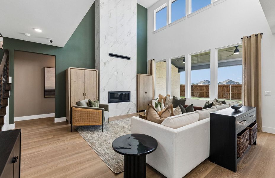 Representative furnished interior of a home built from the Gillett by Pulte Homes in Mission Hills, Garland (Image 14).