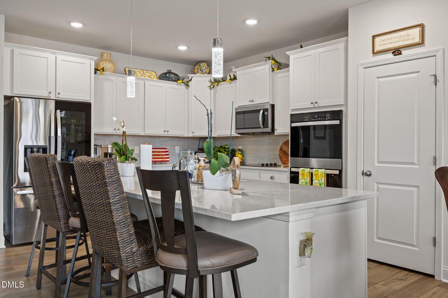 BEAUTIFUL WHITE CABINETS