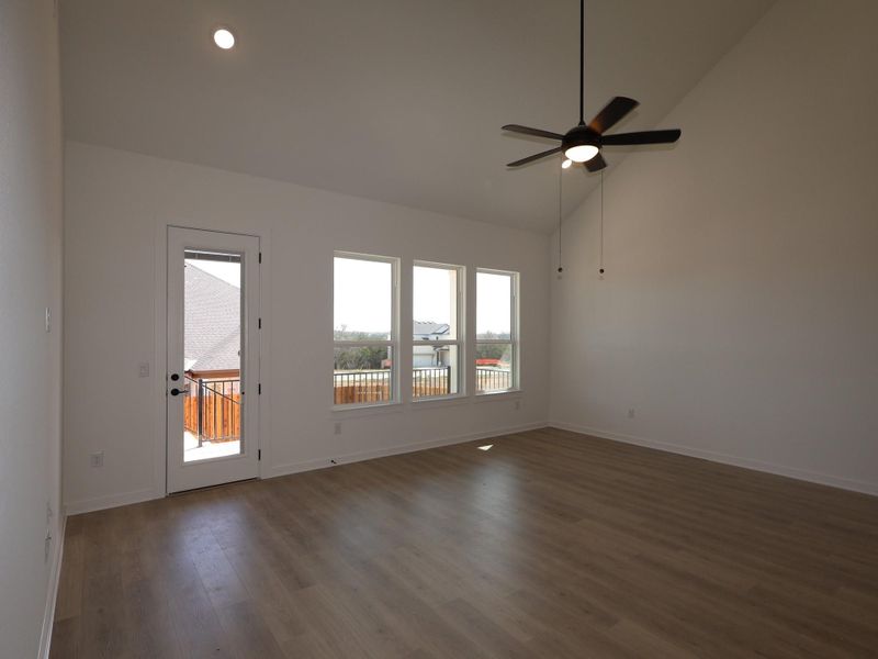 Spacious, unfurnished interior of a new home in Edgewood, Leander (Image 11).