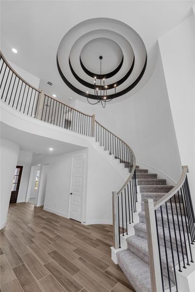 Representative image. Features, selections and colors may vary.