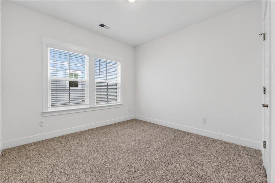 Spacious, unfurnished interior of a new home in , Summerville (Image 27).