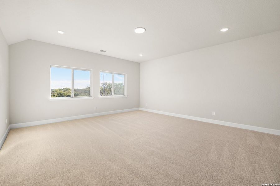 Spacious, unfurnished interior of a new home in , Castroville (Image 9).