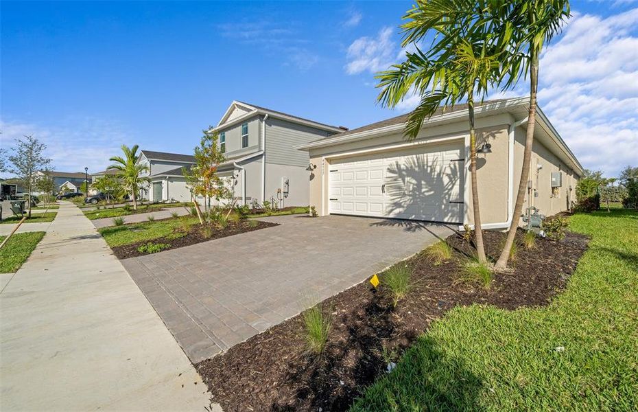 Exterior details and patio area of a home in Reagan Landing, Bradenton (Image 19). Exterior details and patio area of a home in Reagan Landing, Bradenton (Image 19).
