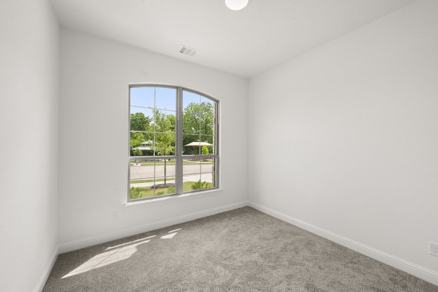 Spacious, unfurnished interior of a new home in Redden Farms, Midlothian (Image 16).