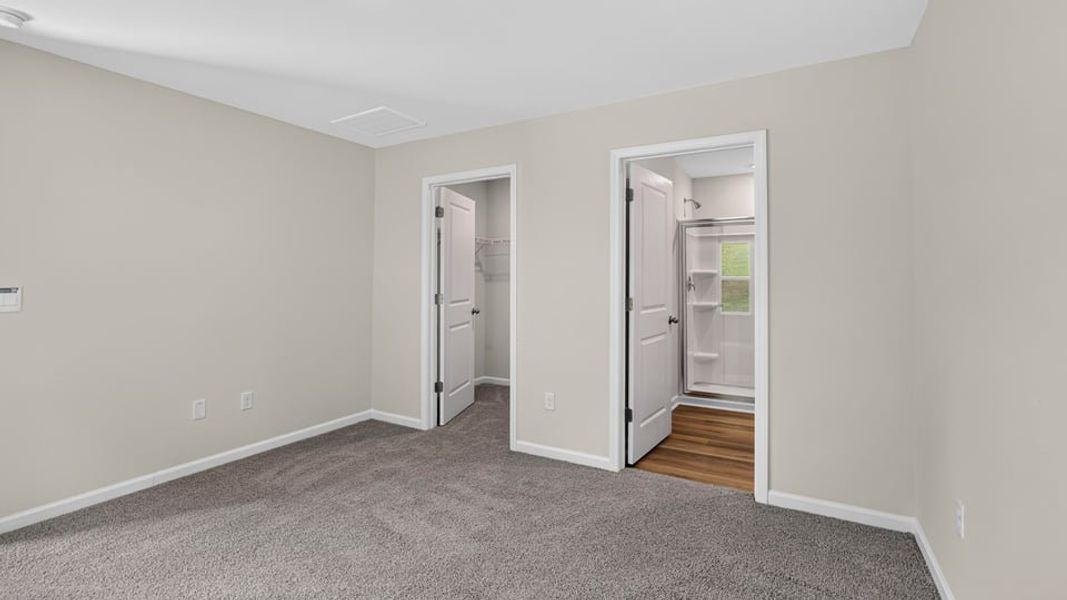 Spacious, unfurnished interior of a new home in Cedar Gap, Fountain Inn (Image 32).