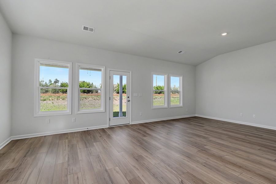 Spacious, unfurnished interior of a new home in Allston Park, Calabash (Image 19).