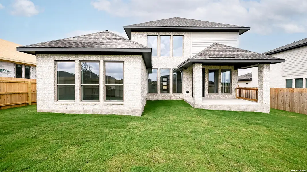 Exterior details and patio area of a home in The Parklands, Schertz (Image 3).