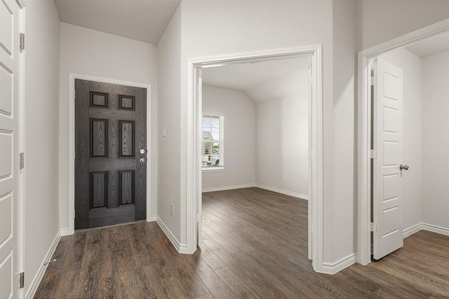Spacious, unfurnished interior of a new home in Rocky Creek Crossing, Fort Worth (Image 10). Spacious, unfurnished interior of a new home in Rocky Creek Crossing, Fort Worth (Image 10).