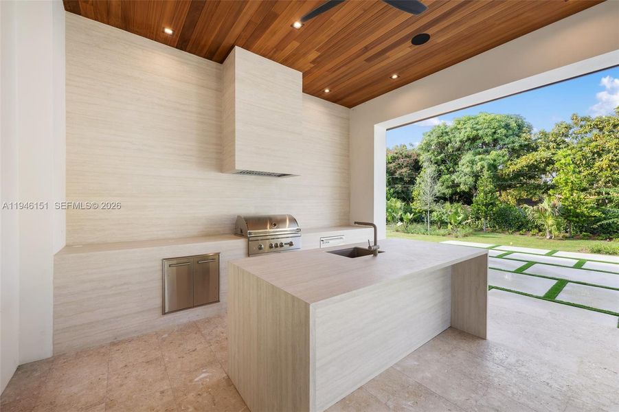 Exterior details and patio area of a home in , Pinecrest (Image 38).