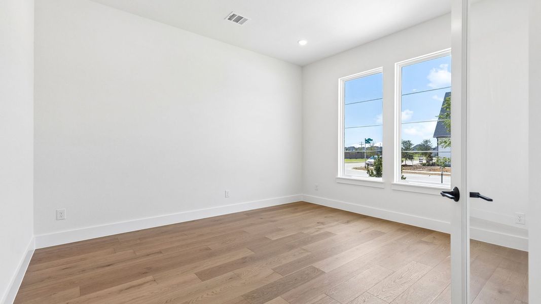 Representative unfurnished interior of a home built from the Custom by Southgate Homes in Prosper Ridge, Prosper (Image 11).