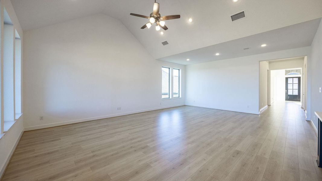 Spacious, unfurnished interior of a new home in Lariat 60', Liberty Hill (Image 11). Spacious, unfurnished interior of a new home in Lariat 60', Liberty Hill (Image 11).