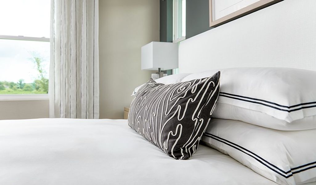 Pewter-K929-Glen Lakes Bedroom