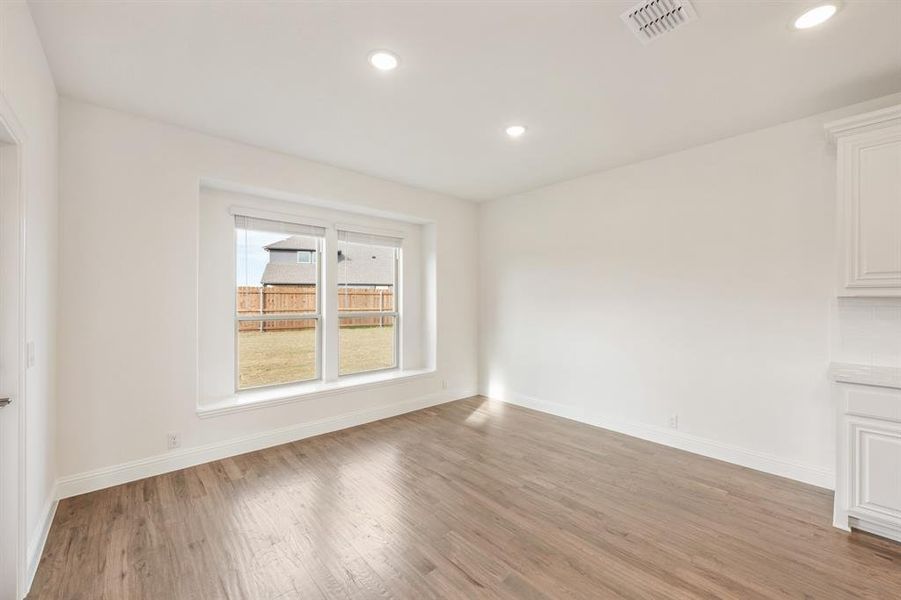 Spacious, unfurnished interior of a new home in Wildflower Ranch 60-65, Fort Worth (Image 31).